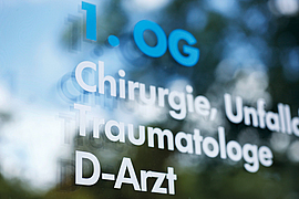 Eingang D-Arzt